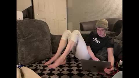 Snapshot of millerjdm chatting on February 25, 8:25 am SlimnHungOH online show from February 25, 8:25 am