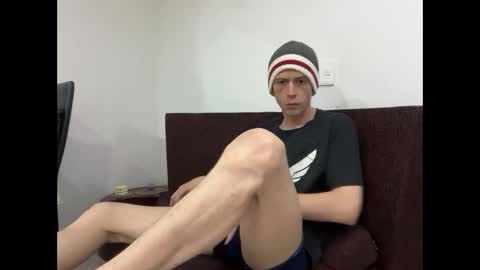 Snapshot of millerjdm chatting on September 18, 6:32 pm SlimnHungOH online show from September 18, 6:32 pm