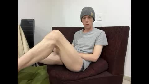 Snapshot of millerjdm chatting on September 21, 10:44 pm SlimnHungOH online show from September 21, 10:44 pm