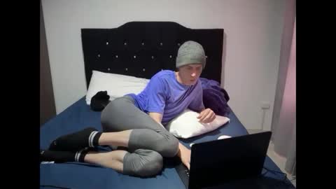 Snapshot of millerjdm chatting on October 23, 9:24 pm SlimnHungOH online show from October 23, 9:24 pm