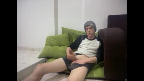 Snapshot of millerjdm chatting on November 4, 1:05 am SlimnHungOH online show from November 4, 1:05 am