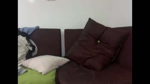 Snapshot of millerjdm chatting on November 12, 10:41 pm SlimnHungOH online show from November 12, 10:41 pm