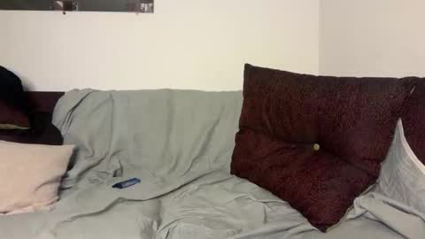 Snapshot of millerjdm chatting on December 18, 1:22 am SlimnHungOH online show from December 18, 1:22 am