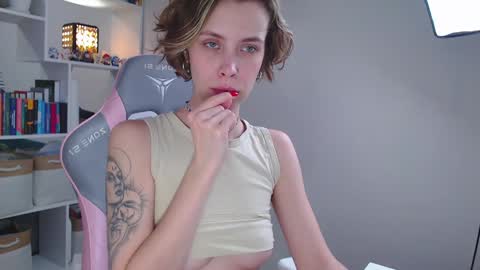 Milly online show from December 12, 3:27 pm