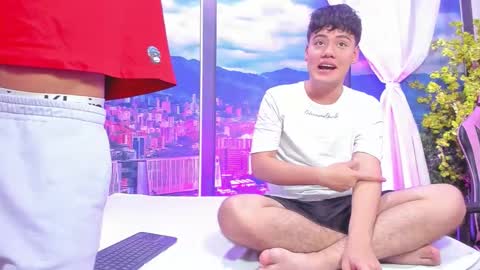 miltondelis online show from October 16, 3:18 am