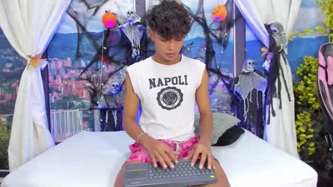 miltondelis online show from October 24, 3:03 am