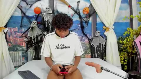 miltondelis online show from October 26, 3:23 am