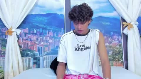 miltondelis online show from November 11, 3:06 am