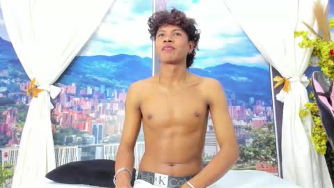 miltondelis online show from November 14, 5:50 am