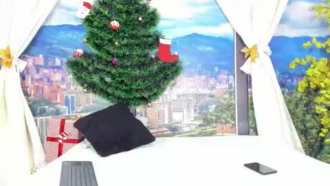 miltondelis online show from November 18, 3:23 am