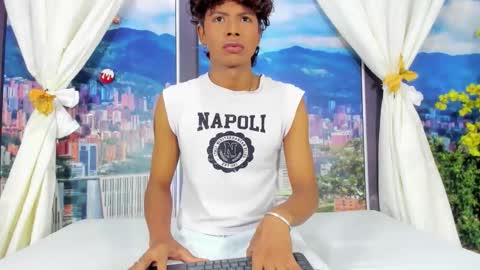 miltondelis online show from November 26, 3:51 am