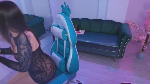 Milu ballmer  online show from January 28, 12:00 pm