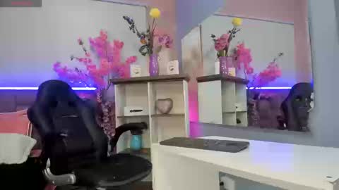  Milu Belucci  online show from September 20, 4:19 pm