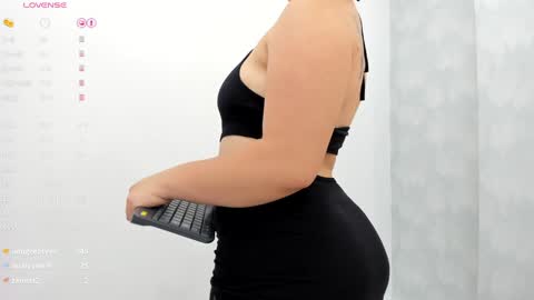 Snapshot of milu_gomez chatting on January 13, 10:24 pm Milu Gomez online show from January 13, 10:24 pm