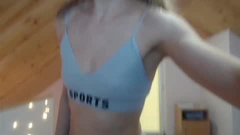 milusea online show from December 31, 1:19 pm