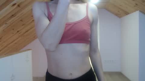 milusea online show from October 5, 12:25 pm