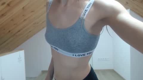 milusea online show from November 23, 9:53 am