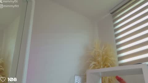 mimmyfit1 online show from January 8, 8:39 pm