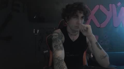 Snapshot of min1pekka chatting on September 28, 2:55 pm Max online show from September 28, 2:55 pm