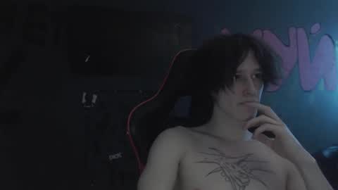 Snapshot of min1pekka chatting on October 9, 12:30 am Max online show from October 9, 12:30 am