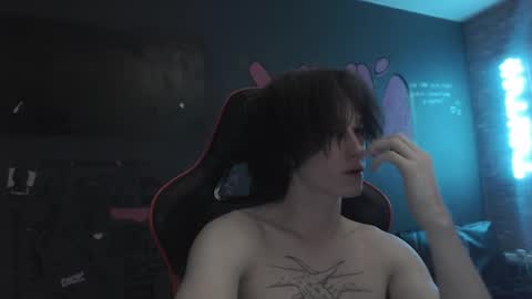 Snapshot of min1pekka chatting on October 13, 12:54 am Max online show from October 13, 12:54 am