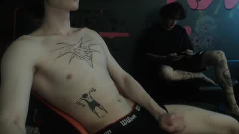 Snapshot of min1pekka chatting on November 2, 5:48 pm Max online show from November 2, 5:48 pm