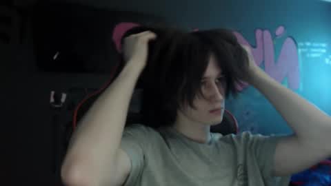 Snapshot of min1pekka chatting on November 26, 2:34 am Max online show from November 26, 2:34 am