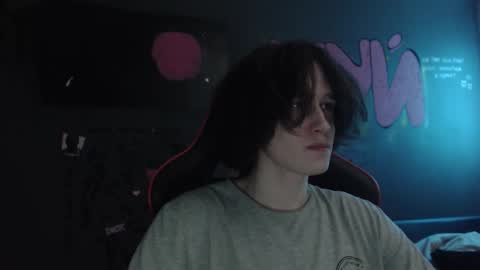 Snapshot of min1pekka chatting on November 27, 1:29 am Max online show from November 27, 1:29 am