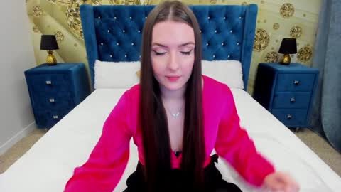 Snapshot of minchelskatrina chatting on December 16, 12:16 pm minchelskatrina online show from December 16, 12:16 pm