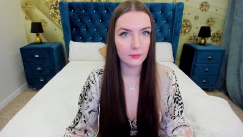 Snapshot of minchelskatrina chatting on December 17, 12:33 pm minchelskatrina online show from December 17, 12:33 pm