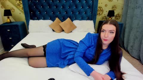 Snapshot of minchelskatrina chatting on January 11, 10:19 am minchelskatrina online show from January 11, 10:19 am