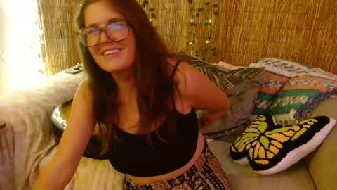 Mindy online show from October 22, 7:41 am