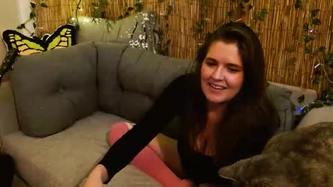 Mindy online show from December 1, 6:57 pm