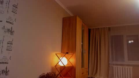 Snapshot of minidiva_ chatting on October 1, 6:25 pm Amelia online show from October 1, 6:25 pm