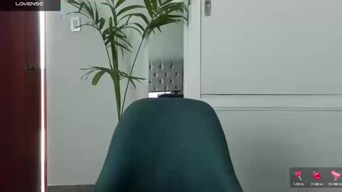   Mini Mila Kunis ft Ashton Katchero. Follow me to stay in touch  online show from September 19, 4:18 pm