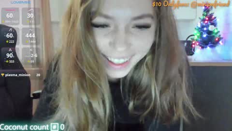 Snapshot of minionfriend chatting on December 4, 11:30 am minionfriend online show from December 4, 11:30 am