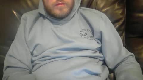 Snapshot of minnesotaguy2525 chatting on February 15, 12:59 am Minnesota Guy online show from February 15, 12:59 am