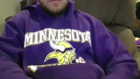 Snapshot of minnesotaguy2525 chatting on November 11, 12:21 am Minnesota Guy online show from November 11, 12:21 am