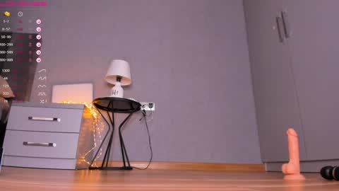 minnie_jin online show from February 5, 5:20 pm