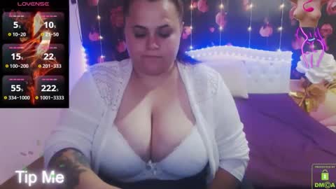 Snapshot of mira_cle_ chatting on October 9, 8:45 am mira_cle_ online show from October 9, 8:45 am