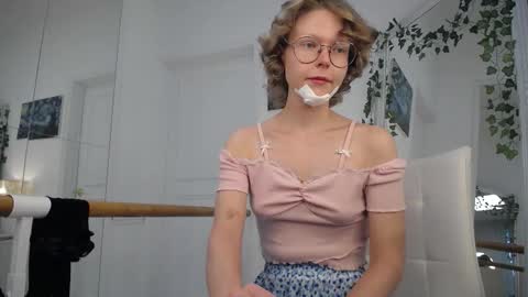 mira_marni online show from September 12, 11:10 am