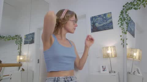 mira_marni online show from November 13, 10:58 am