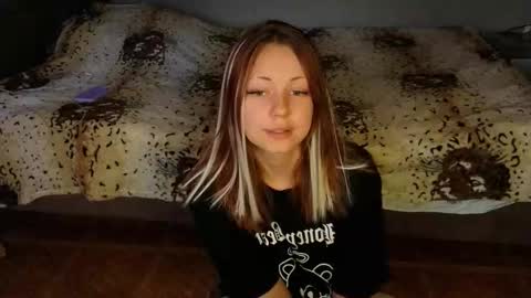 Snapshot of mirahardmanxx chatting on November 5, 12:38 pm Happy New Year online show from November 5, 12:38 pm