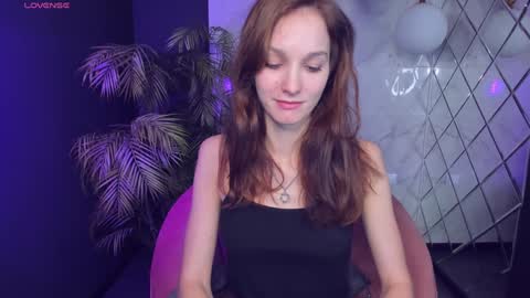 Snapshot of mirandaglow chatting on December 4, 5:49 am Miranda online show from December 4, 5:49 am