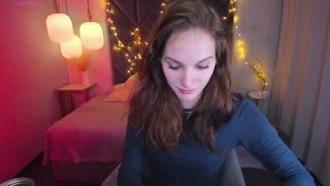 Snapshot of mirandaglow chatting on December 27, 5:42 am Miranda online show from December 27, 5:42 am