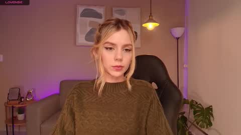 Miranda Shaw online show from February 9, 11:36 pm