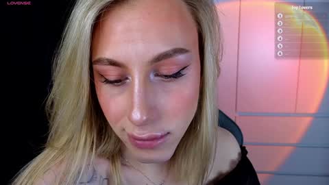 Snapshot of miraraid chatting on December 10, 11:40 pm miraraid online show from December 10, 11:40 pm