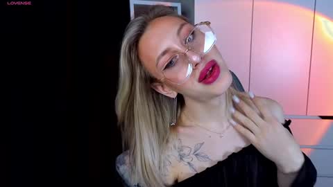 Snapshot of miraraid chatting on December 22, 2:28 am miraraid online show from December 22, 2:28 am