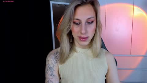 Snapshot of miraraid chatting on January 8, 1:32 am miraraid online show from January 8, 1:32 am