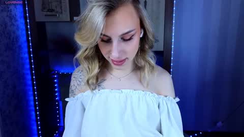 Snapshot of miraraid chatting on February 10, 1:03 am miraraid online show from February 10, 1:03 am